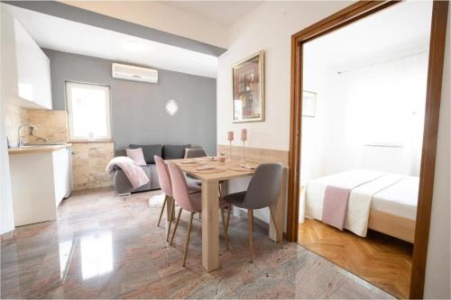 One-Bedroom Apartment with Balcony image 4