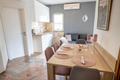 One-Bedroom Apartment with Balcony image 2