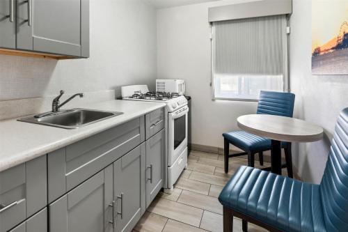 SureStay Hotel by Best Western Santa Monica in Los Angeles, USA