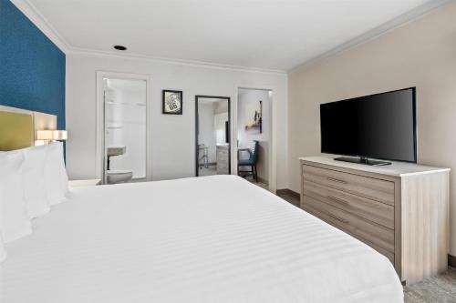 SureStay Hotel by Best Western Santa Monica - image 13