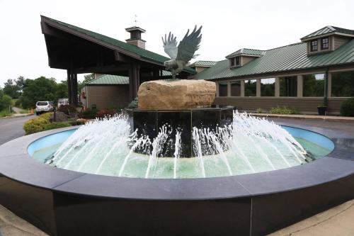 Forest Getaway & Golf at Lake - main image