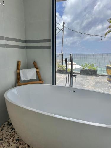 Queen Sea Resort - Dao Phu Quy - 주변 환경