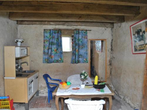 Gîte Orbigny 4 pièces 8 personnes - FR-1-381-199 - image 12