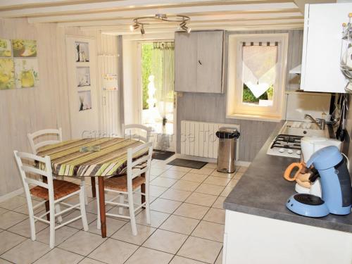 Gîte 40m² au calme avec cour privée - FR-1-381-24 (Gite 40m² au calme avec cour privee - FR-1-381-24) in La Tour-Saint-Gelin