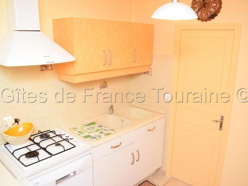 Gîte La Tour-Saint-Gelin 3 pièces 5 personnes - FR-1-381-434 - image 6