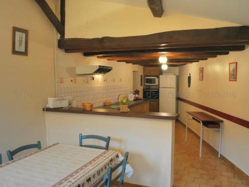 Gîte 18e avec piscine, jardin et équipements inclus, près des Châteaux de la Loire - FR-1-381-212 (Gite 18e avec piscine, jardin et equipements inclus, pres des Chateaux de la Loire - FR-1-381-212) in Saint-Épain