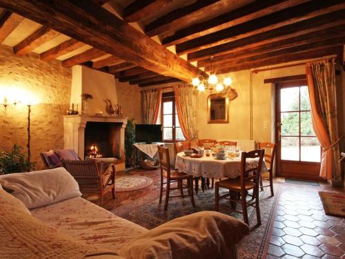 Gîte Normand Idéal Familles et Amis, Jardin et Animaux Acceptés (Gite Normand Ideal Familles et Amis, Jardin et Animaux Acceptes) in Yvre-l'Eveque
