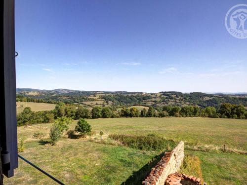 Gite familial spacieux et chaleureux, animaux acceptes, jusqu'a 10 personnes - FR-1-496-128 in Charbonnieres-les-Bains