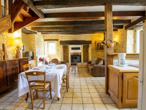 Maison confortable proche Sarlat - Cheminee et Animaux admis in Saint-Aubin-de-Nabirat