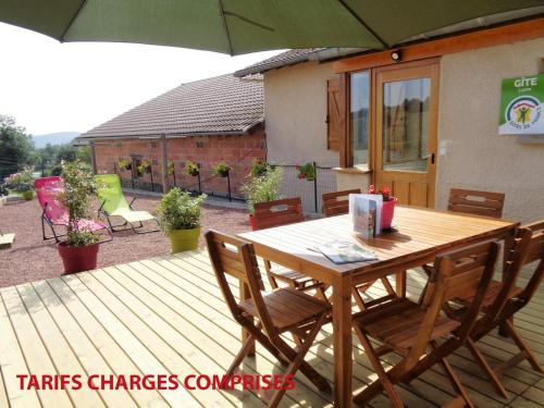 . Charmant gîte à la ferme avec terrasse et animaux admis - FR-1-496-235