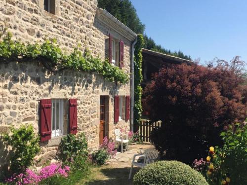 Gîte de charme avec cheminée, jardin et wifi, proche rando et ski à Véranne - FR-1-496-255 gîte à louer Cubusson
