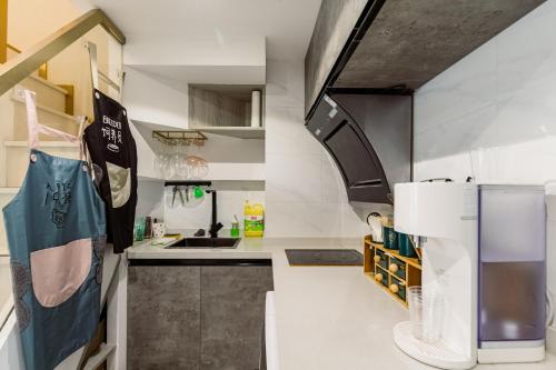 Shanghai Stylish Loft near Riverside Smart Home & Bathtub 上海精装复式公寓近黄浦江, Shanghai (foto 9)