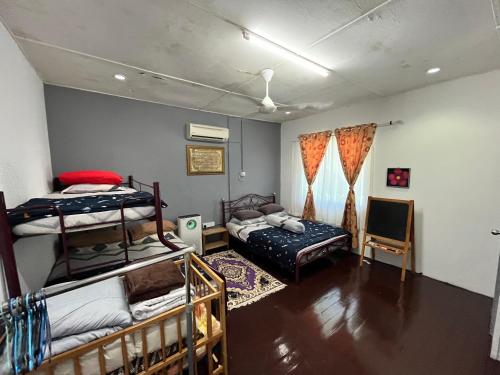 Sri Kandis Cottage Stay (Malay House) in Petra Jaya