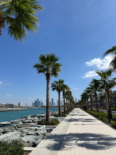 La Mer 1BR Ocean View 4 Pax, Дубай (фото 7)
