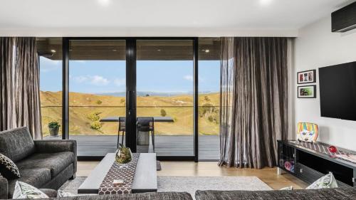 The Black Cottage in ทาราเดล