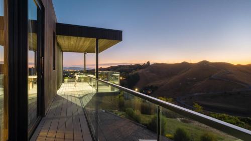 The Black Cottage in ทาราเดล