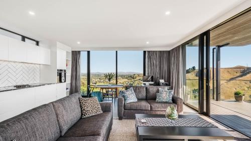 The Black Cottage in ทาราเดล