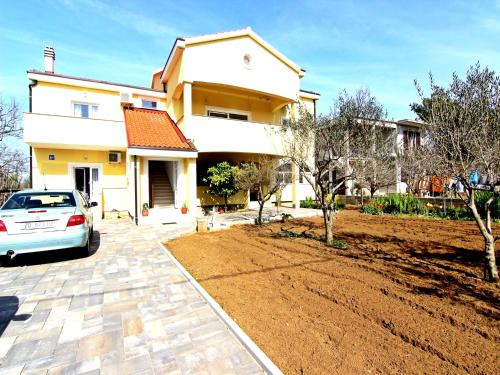  Apartments Vid in Privlaka
