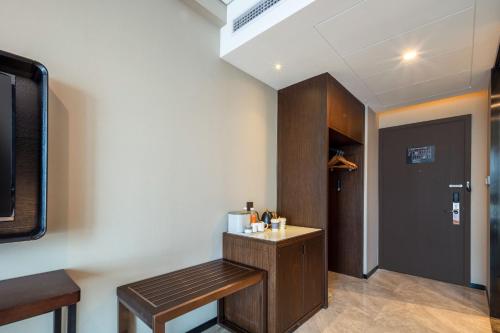 Superior Twin Room image 3