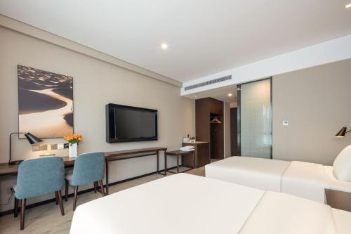 Jimu Twin Room image 1