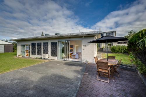 A szálláshely kívülről, Mahia Bliss - Surf & Serenity Holiday Home in Mahia