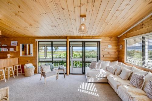 A szálláshely kívülről, Sunset Haven - Mahia Holiday Home in Mahia