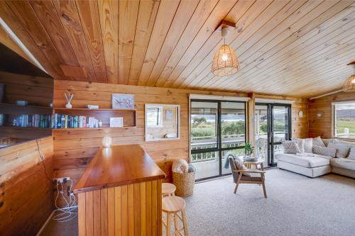 A szálláshely kívülről, Sunset Haven - Mahia Holiday Home in Mahia