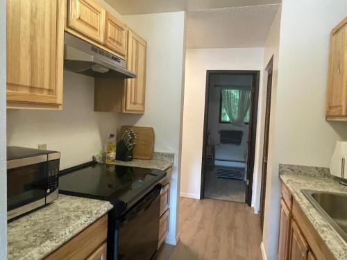 Captain's Quarters - Reduced Price Tours! in Juneau