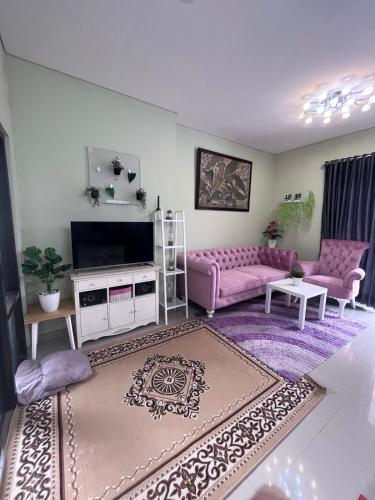 Villa  Kyuri  Lembang  in Cisarua