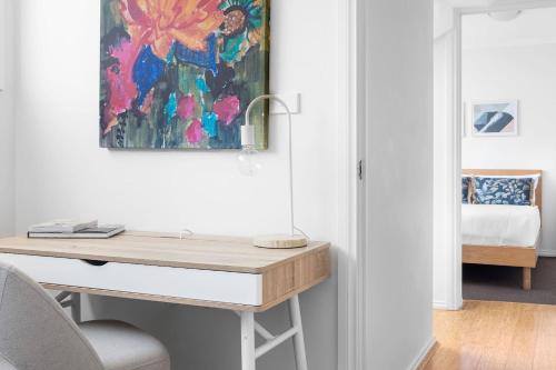 Manly Flow - Cosy Beachside Stay near Dining & Ferry - image 3
