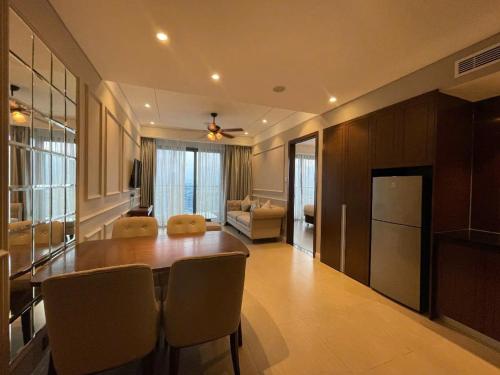 One-Bedroom Apartment with Balcony and City View image 4