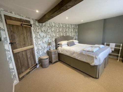 Wisteria Cottage - 2 bed near Bath & many NT sites in Holt (Wiltshire)