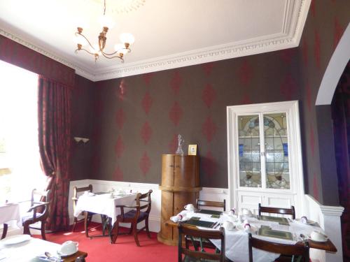 บริการและสิ่งอำนวยความสะดวก, Moorlands in เฮเลนส์โบ่