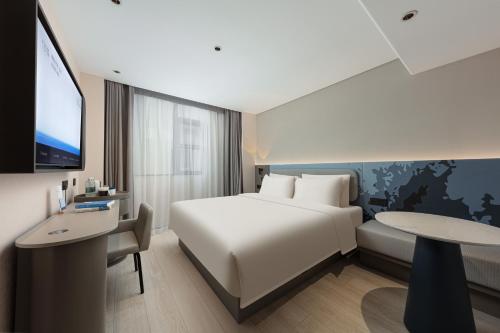 Standard Single Room image 4
