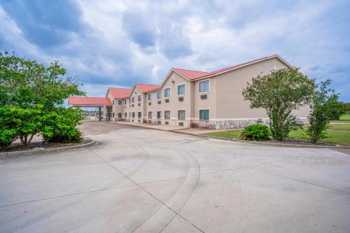 . Texan Inn By OYO Beeville US-181