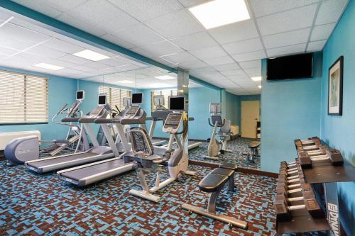 Fairfield Inn and Suites Chicago Lombard - image 11
