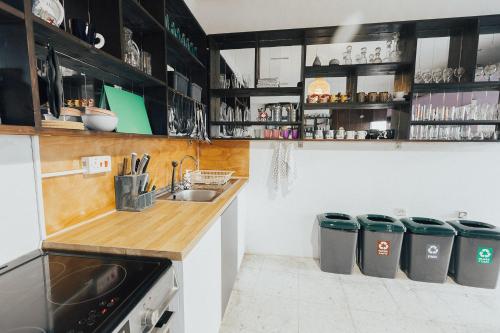 One Love One World Ayia Napa Square Hostel in Агия Напа