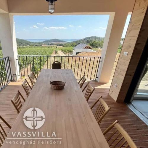 Skats, Vass Villa Vendégház és Pincészet Felsőörs (Vass Villa Vendeghaz es Pinceszet Felsoors) in Felsoors