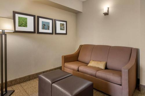 Comfort Suites Sawgrass - image 2