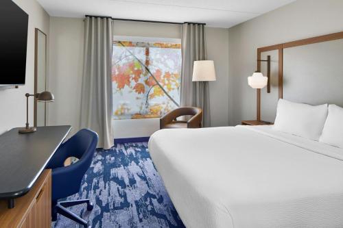 Fairfield Inn by Marriott Rochester East - image 2