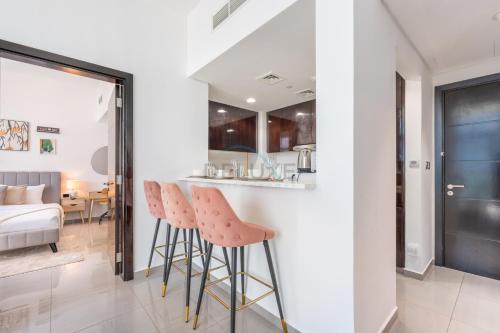 2BR Near Burj Khalifa & Business Bay Metro Station, Merano Tower, Business Bay, Dubaj (zdjęcie 3)