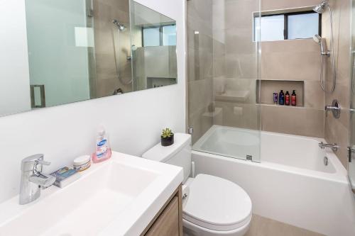 Modern 2BR Back House w/ TVs & Full Kitchen, Los Angeles (fotografie 7)