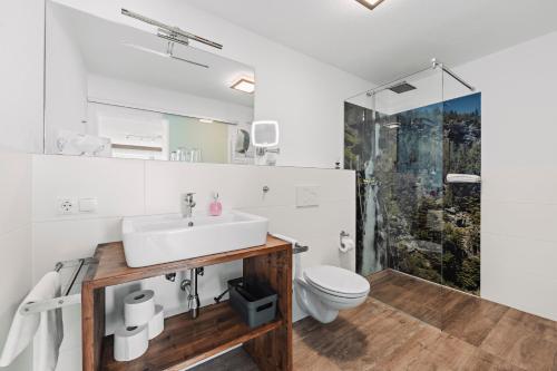 One-Bedroom Apartment with Balcony and Mountain View