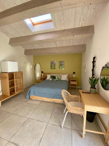 room detail thumbnail 0