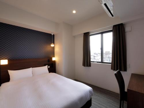 Double Room image 4