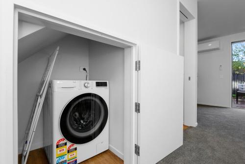 Cosy Oasis Close To CBD in Linwood