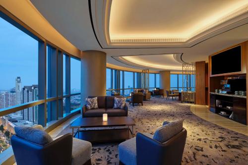 Bar/lounge, The Westin Surabaya in Dukuh Pakis