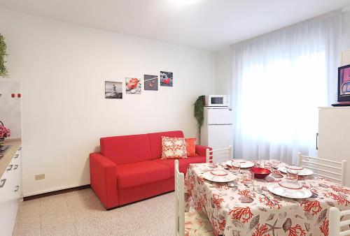 One-Bedroom Apartment image 9
