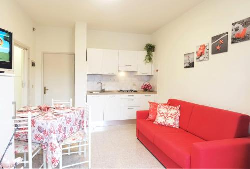 One-Bedroom Apartment image 2