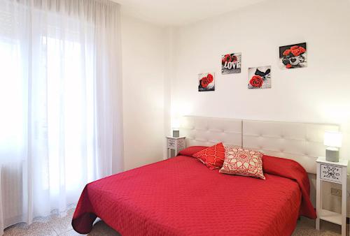 One-Bedroom Apartment image 1